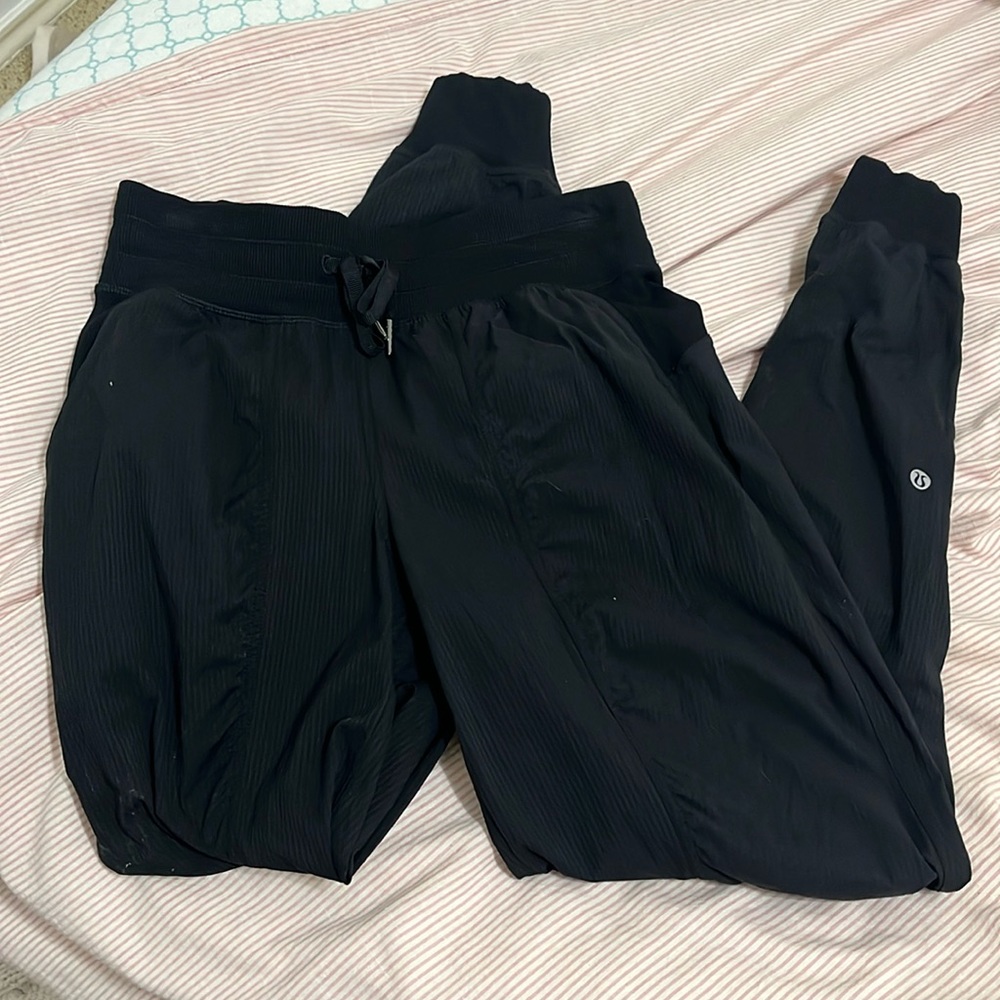 Lululemon dance studio joggers in black size 4
